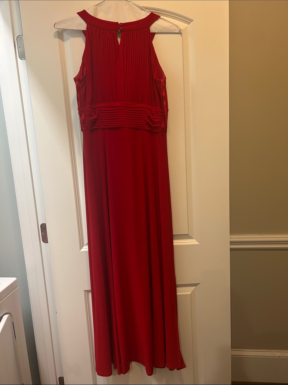 Red Ruched Keyhole Halter Gown - Picture 5 of 9